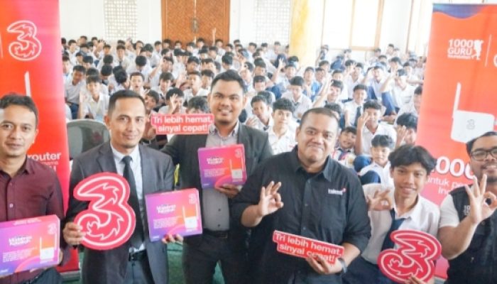 Tri dan 1.000 Guru Foundation Buka Akses Digital ke Pelosok Negeri 1.000 Router Disalurkan ke 400 Sekolah, Berkat Kampanye Sedekah Kuota