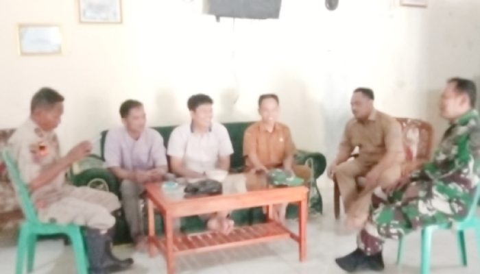 Tanggulangi Kenakalan Remaja, Babinsa Koramil 2305/Cinangka Gelar Komsos Dengan Tokoh Masyarakat dan Tokoh Daerah
