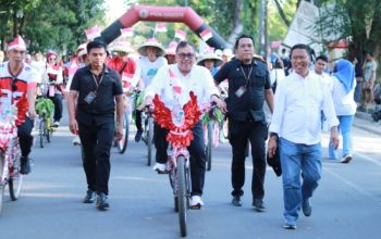 Meriahkan HUT ke-80 Republik Indonesia, Pemkab Takalar Gelar Pawai Sepeda dan Becak Hias