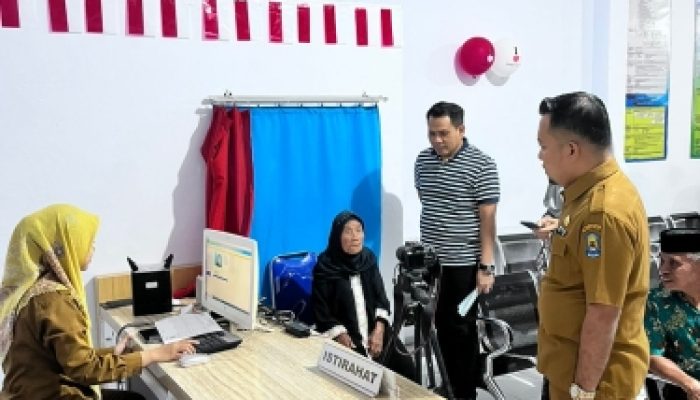 Agus TS Sigap Dampingi Lansia Urus KTP, Disdukcapil Jeneponto Beri Apresiasi