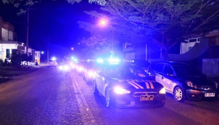 Jaga Keamanan, Polres Barru Gencarkan Patroli Malam dan Dialog Humanis dengan Warga