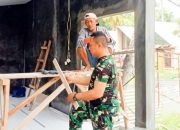 Babinsa Koramil 2305/Cinangka Laksanakan Karya Bakti Bantu Perbaikan Rumah Warga