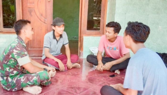 Koramil 2304/Anyar Aktif Laksanakan Komsos, Bahas Kamtibmas Bersama Warga dan Tokoh Masyarakat