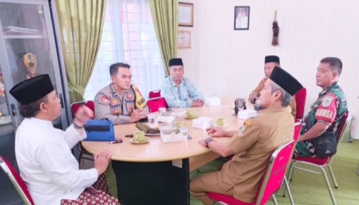 Babinsa Koramil 2301/Cilegon Aktif Laksanakan Komsos, Dukung Persiapan STQ dan Tingkatkan Kamtibmas