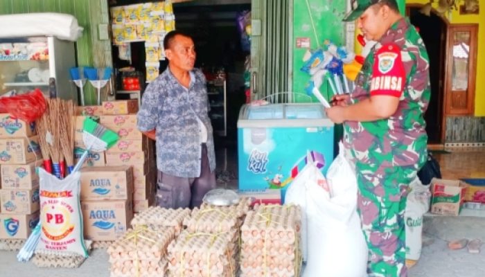Babinsa Koramil 2302/Bojonegara Laksanakan Pendataan Harga Sembako di Wilayah Pulo Ampel