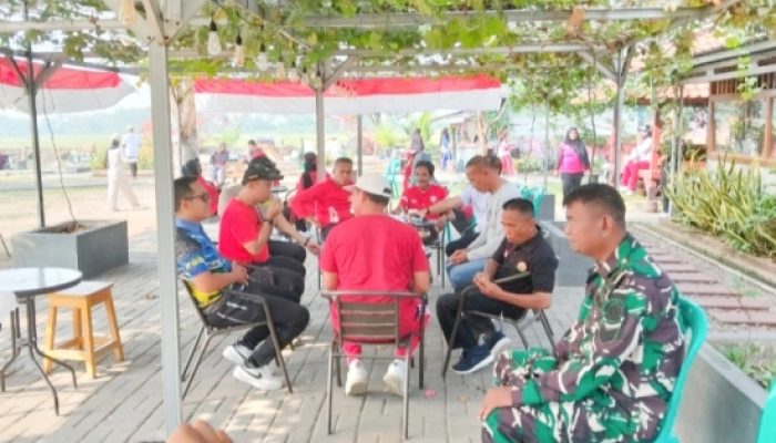 Babinsa Koramil 2302/Bojonegara Gelar Komsos Tingkatkan Keamanan Wilayah