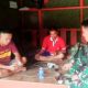 Babinsa Koramil 2305/Cinangka Gencarkan Komsos Bahas Kenakalan Remaja dan Keamanan Lingkungan