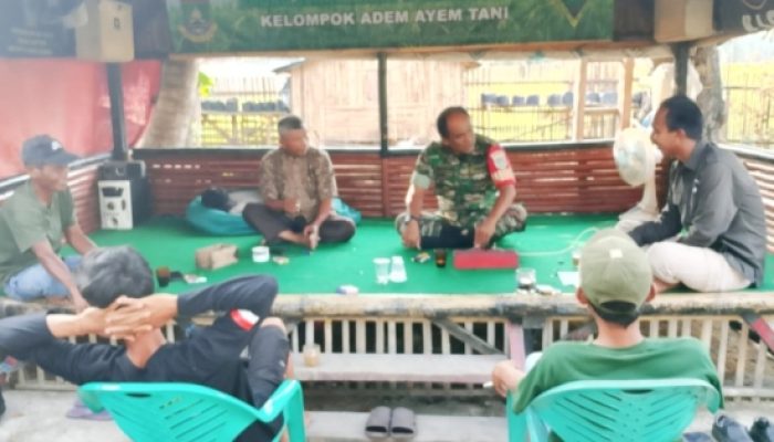 Babinsa Koramil 2301/Cilegon Aktif Laksanakan Komsos Jelang HUT ke-80 RI