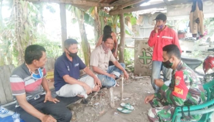 Babinsa Koramil 2302/Bojonegara Gelar Giat Komsos, Bahas Keamanan Dan Kegiatan Masyarakat