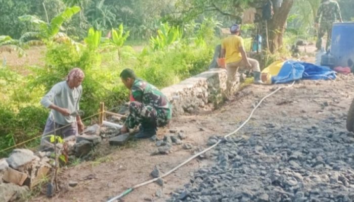 Babinsa Koramil 2302/Bojonegara Laksanakan Karbak, Wujud Nyata Kepedulian TNI kepada Warga