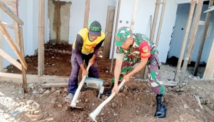 Babinsa Koramil 2304/Anyar Bersama Warga Laksanakan Giat Karbak di Dua Desa