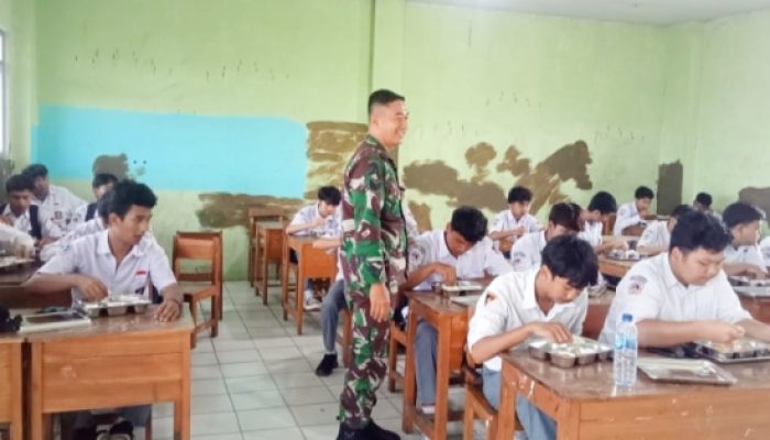 Babinsa Koramil 2301/Cilegon Aktif Laksanakan Kegiatan Bintahwil di Sekolah-Sekolah