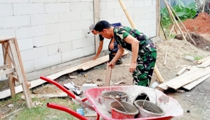Babinsa Koramil 2305/Cinangka Laksanakan Karya Bakti di Wilayah Kecamatan Cinangka