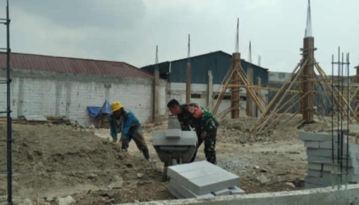 Babinsa Koramil 2301/Cilegon Laksanakan Karya Bakti di Dua Kelurahan Kota Cilegon