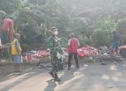 Babinsa Koramil 2302 Aktif Laksanakan Karya Bakti di Wilayah Teritorial