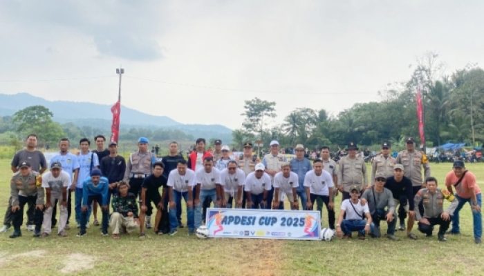 Turnamen Sepakbola APDESI Cup Se-Kecamatan Mancak Resmi Dibuka di Alun-Alun Kecamatan Mancak