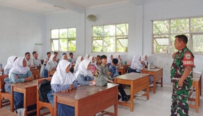 Babinsa Koramil 2301/Cilegon Gelar Kegiatan Bintahwil di Dua Sekolah Menengah Kota Cilegon