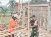 Babinsa Koramil 2302/Bojonegara Gotong Royong Bantu Warga Bangun Rumah dan Pondasi