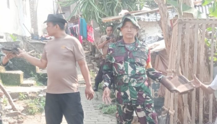 Babinsa Koramil 2303/Pulomerak Giat Karbak Bersama Warga di Dua Kelurahan