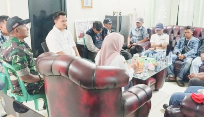 Babinsa Koramil 2303/Pulomerak Giat Laksanakan Komsos di Wilayah Binaan