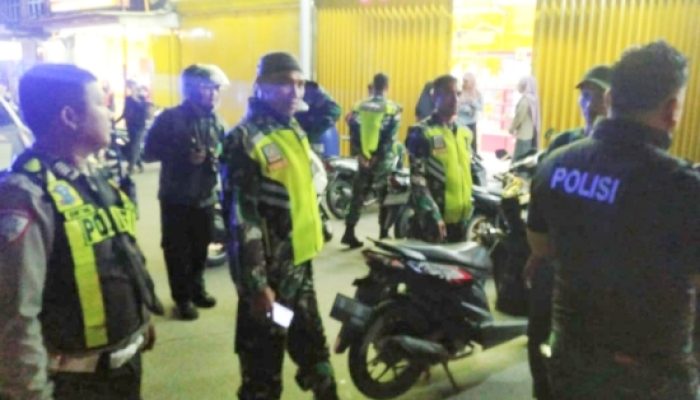 Babinsa Koramil 2301/Cilegon Laksanakan Patroli Gabungan untuk Wujudkan Kamtibmas Kondusif