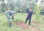 Babinsa Koramil 2306/Mancak Dukung Pelestarian Lingkungan Lewat Kegiatan Bintahwil di Desa Balekambang dan Sangiang