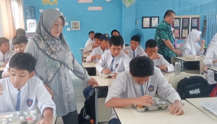 SMPN 3 Kota Cilegon Jadi Pelopor Program Makan Bergizi Gratis : Anak-anak Kini Tak Perlu Repot Bawa Sarapan dari Rumah