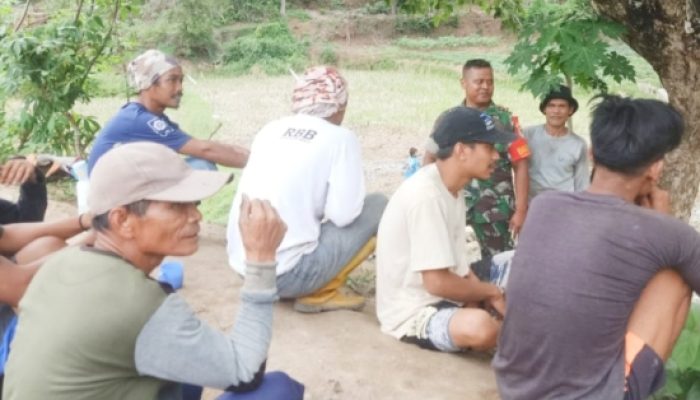 Kegiatan Koramil 2306/Mancak Babinsa Aktif Laksanakan Komsos di Wilayah Binaan