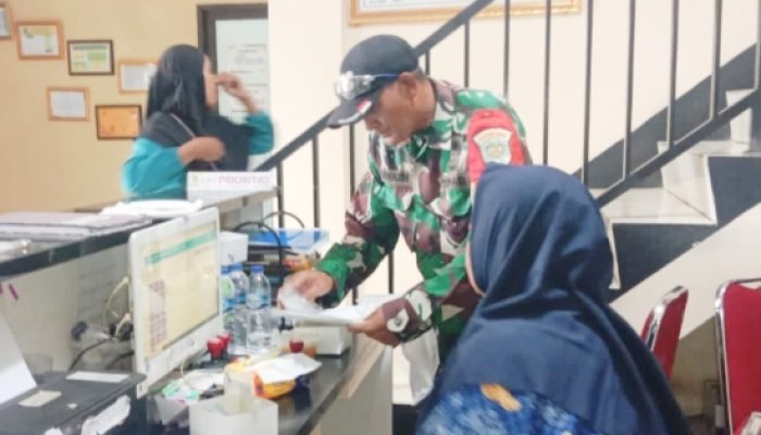 Babinsa Koramil 2307/Ciwandan Dukung Pendataan Penduduk Bersama Aparat Pemerintah di Dua Kelurahan