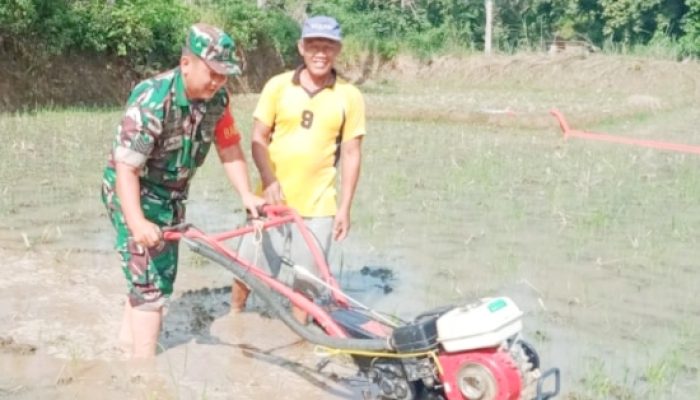 Babinsa Koramil 2306/Mancak Aktif Laksanakan Giat Bintahwil Bersama Warga