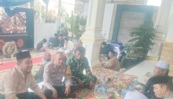 Babinsa Koramil 2302/Bojonegara Laksanakan Komsos Bahas Keamanan dan Peringatan Maulid Nabi