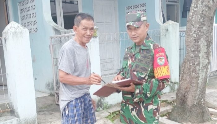 Babinsa Koramil 2303/Pulomerak Laksanakan Pendataan Penghuni Kontrakan di Wilayah Binaan
