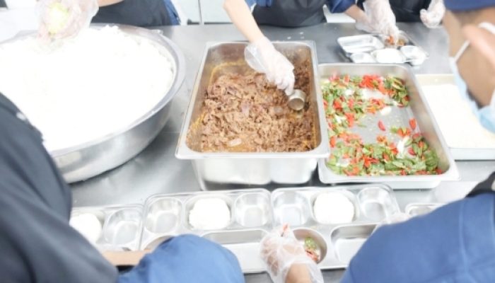 Program Makan Bergizi Gratis Tak Hanya Bantu Pelajar, tapi Juga Buka Lapangan Kerja untuk Anak Muda