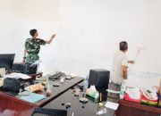 Babinsa Koramil 2304/Anyar Laksanakan Karya Bakti Bersama Warga di Dua Desa