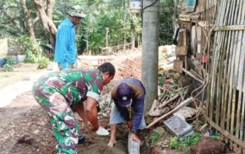 Babinsa Koramil 2307/Ciwandan Aktif Dukung Pembangunan Lewat Kegiatan Karbak Bersama Warga