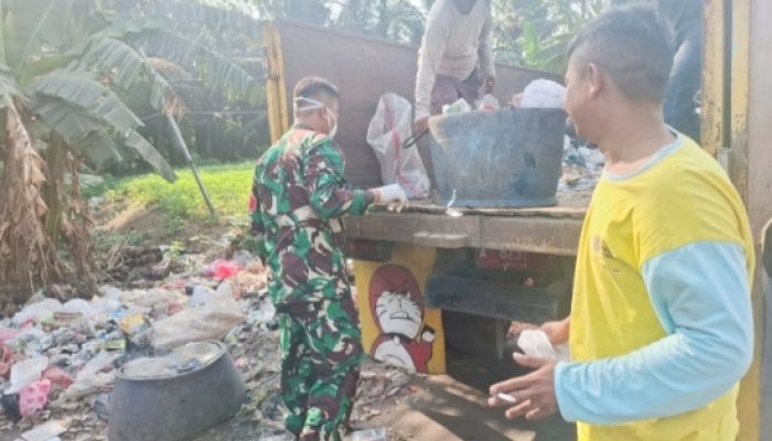 Babinsa Koramil 2302/Bojonegara Aktif Laksanakan Karya Bakti di Dua Kecamatan, Fokus pada Kebersihan Lingkungan
