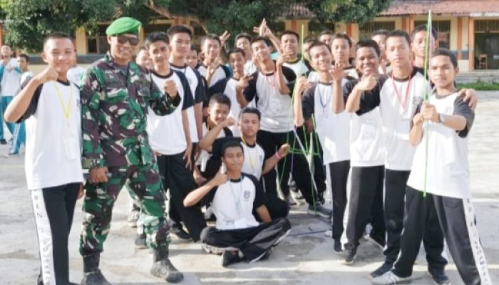 Kodim 0623/Cilegon Berikan Pembekalan Wawasan Kebangsaan dalam LDKS di SMKN 1 Pulo Ampel