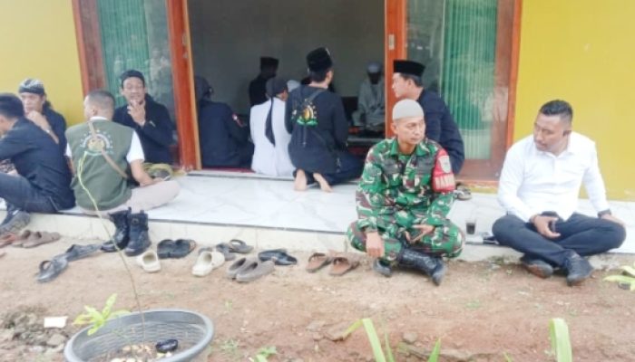 Babinsa Koramil 2305/Cinangka Gelar Komsos Untuk Perkuat Toleransi dan Cegah Kenakalan Remaja