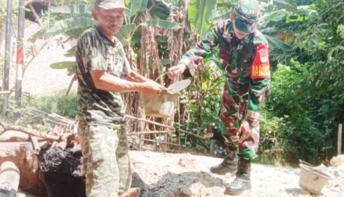 Babinsa Koramil 2304/Anyar Laksanakan Kegiatan Puanter, Babinsa Lakukan Pendataan Warga Kurang Terlayani