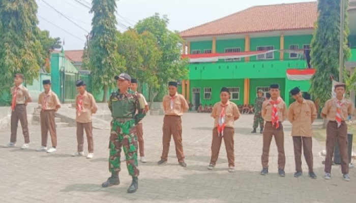 Babinsa Koramil 2307/Ciwandan Tanamkan Wawasan Kebangsaan pada Pelajar Lewat Bintahwil