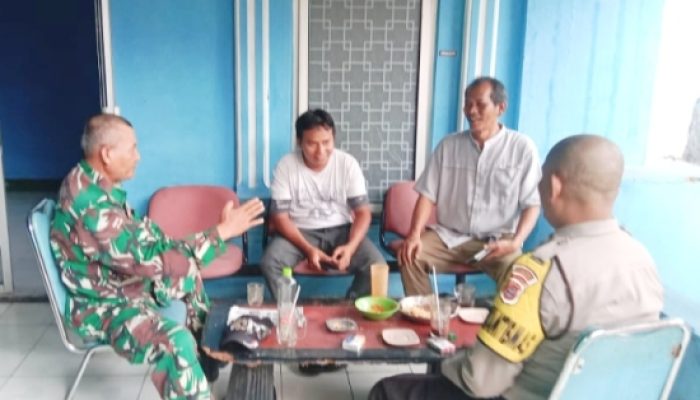Babinsa Koramil 2307/Ciwandan Gelar Komsos Bahas Gotong Royong dan Antisipasi DBD di Wilayah Binaan