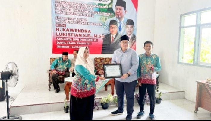 Dorong Pemerataan Pendidikan, Anggota DPR RI Kawendra Lukistian Resmikan Ruang Kelas di Dua Sekolah Jember