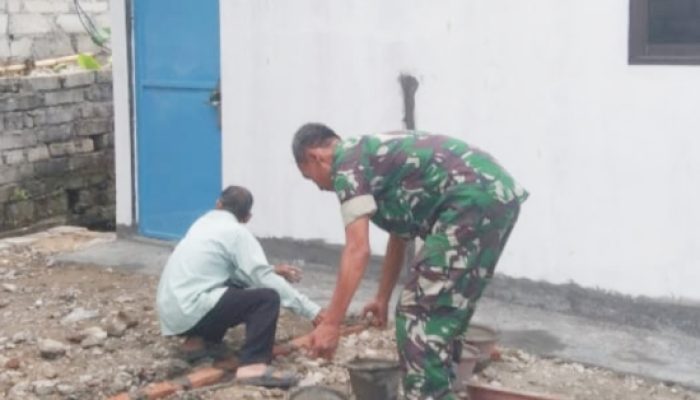 Babinsa Koramil 2307/Ciwandan Aktif Dukung Pembangunan Rumah Warga Lewat Giat Karbak