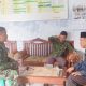 Babinsa Koramil 2305/Cinangka Gencarkan Komsos Bersama Tokoh Masyarakat Bahas Isu Kenakalan Remaja dan Bahaya Narkoba