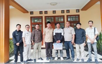 Presiden Prabowo Bantu Biaya Wisuda Mahasiswa Penjual Risol yang Viral di Universitas Garut