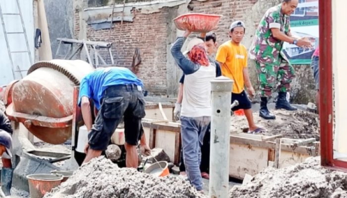 Koramil 2301/Cilegon Karbak perbaikan Jalan dan Pembangunan Rumah Tak Layak Huni