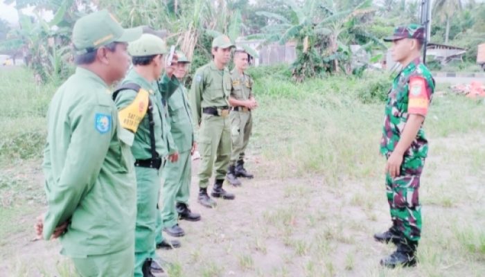 Babinsa Koramil 2303/Pulomerak Gelar Pembinaan PBB dan Linmas di Dua Lokasi di Kota Cilegon
