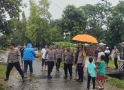 Tujuh Rumah Warga Rusak Akibat Puting Beliung, Wakapolres Maros Gerak Cepat Pimpin Personel