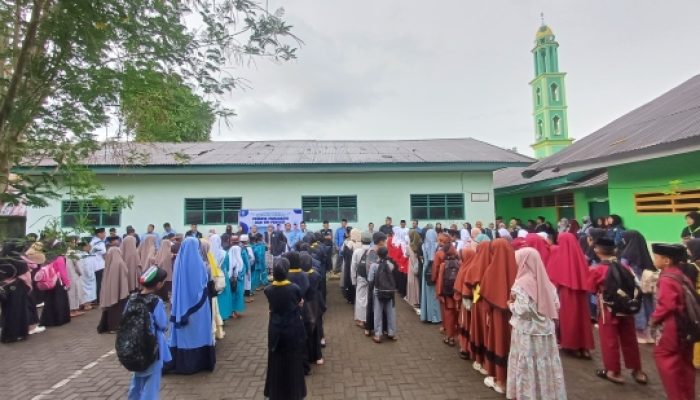 Ujian Santri Binaan LPPTKA DPD BKPRMI Takalar resmi di buka oleh Ketua Umum DPD BKPRMI Takalar.