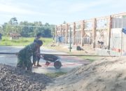 Koramil 2305/Cinangka Gencarkan Karya Bakti untuk Antisipasi Musim Hujan dan Bantu Pembangunan Rumah Warga